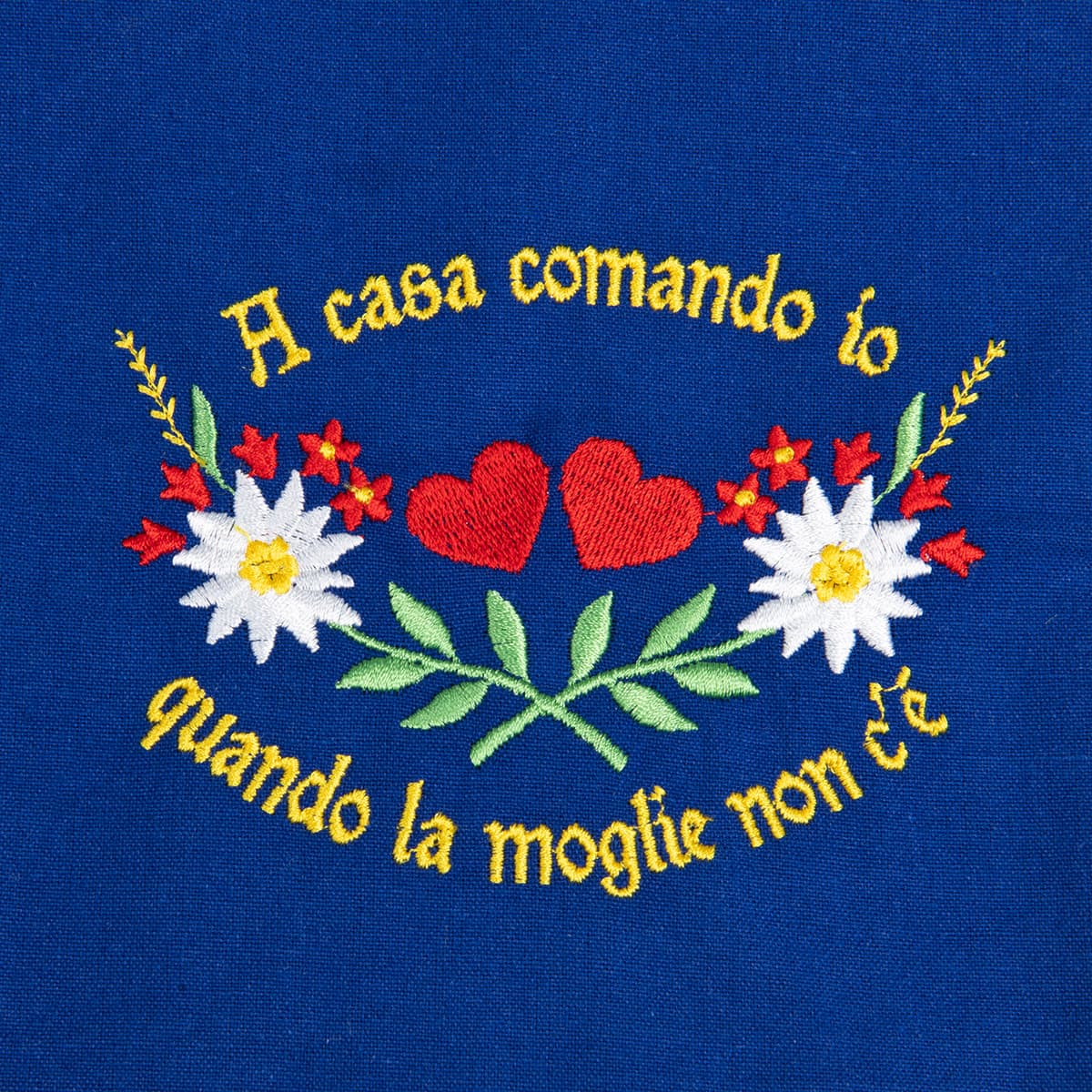 Tablier bleu avec motif : A casa commando io