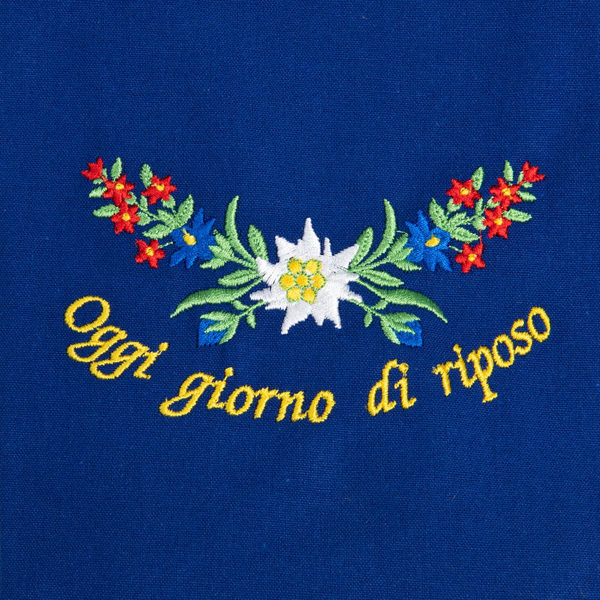 Tablier bleu avec motif : Oggi giorno di riposo