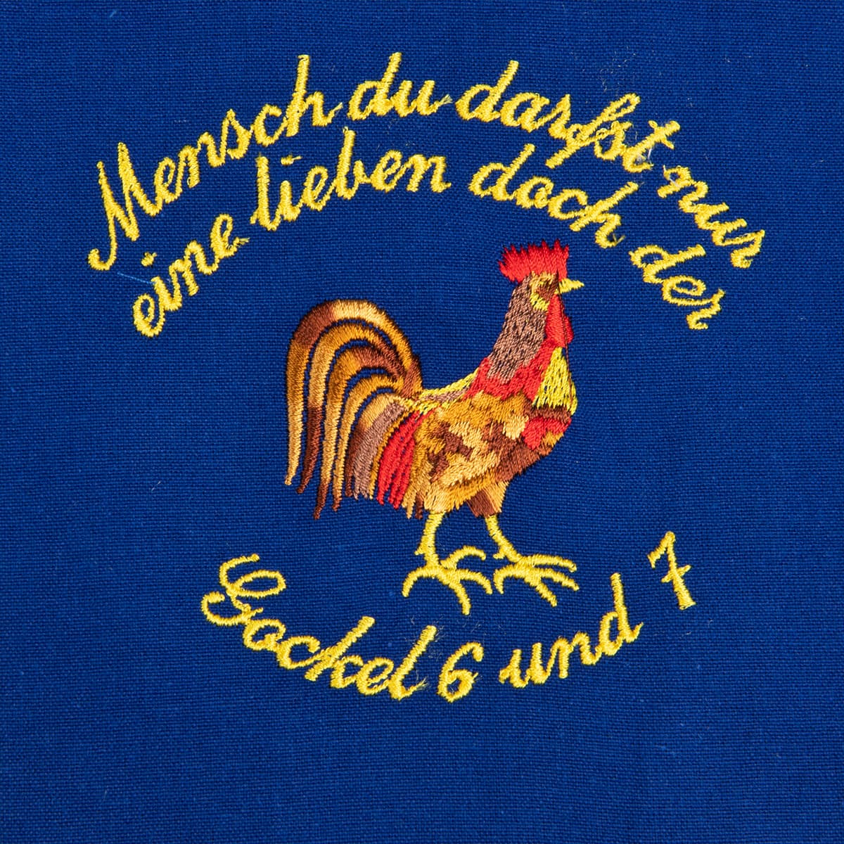 Tablier bleu avec motif : homme tu ne dois aimer qu'une seule personne